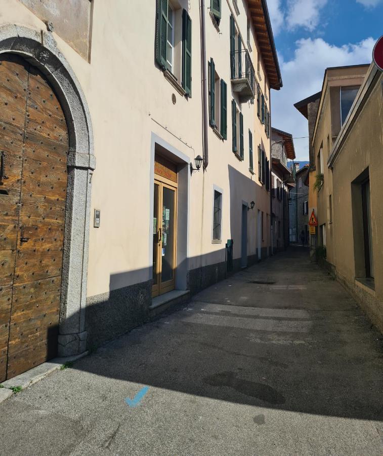 Gemini House On Lake Como Манделло-дель-Ларио Экстерьер фото